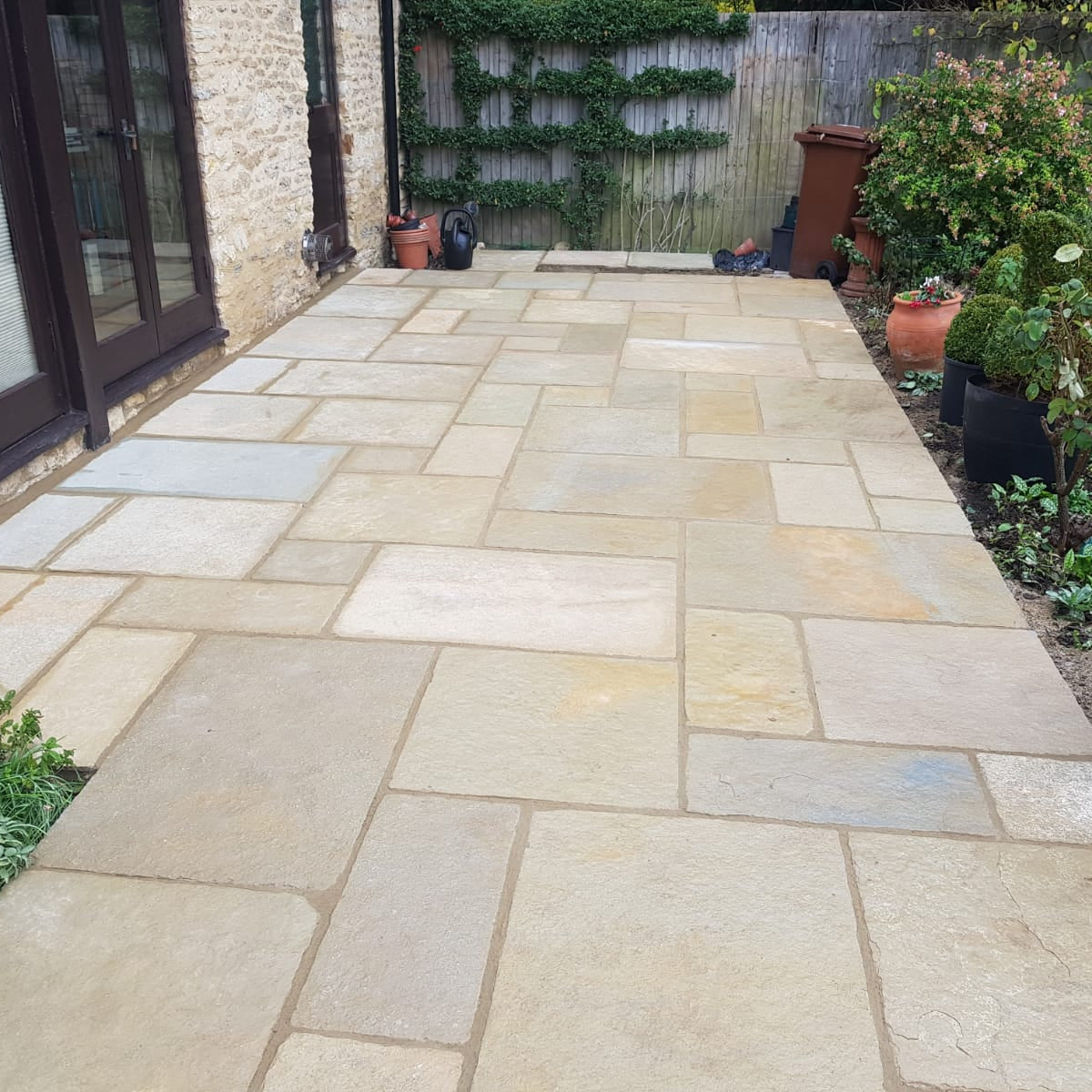 Citron Limestone Patio Kit - Weathered – Decorative Paving